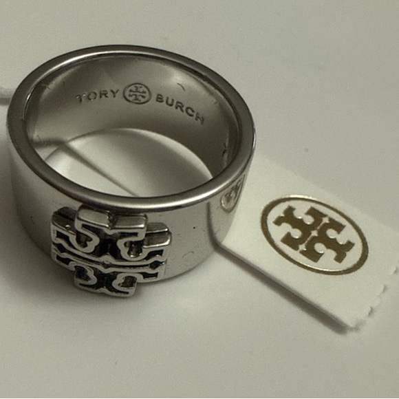 Tory Burch Silver Plated Brass Ring
Size#8 - Picture 2 of 4
